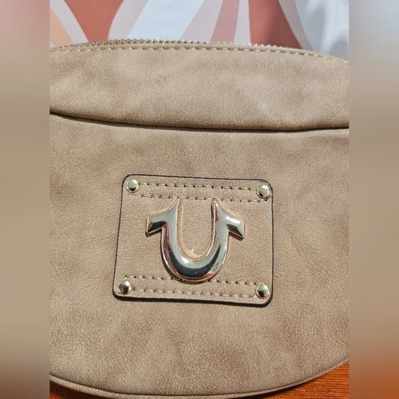 True Religion Shoulder Bag with Gold Chain - Picture 2 of 9